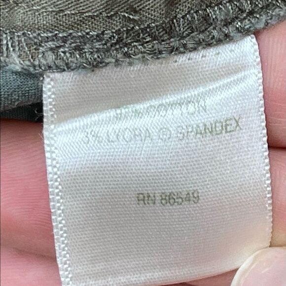 Tommy Bahama Shorts Womens 8 Olive Green Bermuda Walking Spandex  Designer - Picture 7 of 7